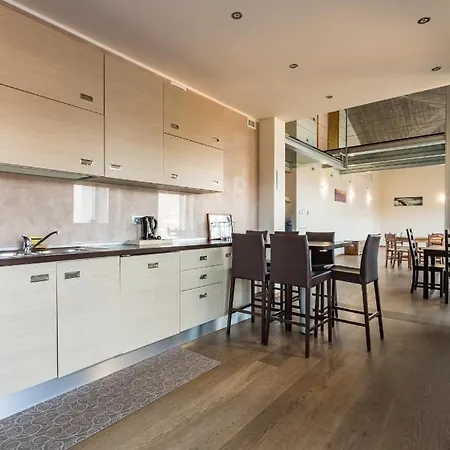 Rogaro Corinna Vila Cadenabbia